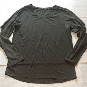 Lululemon Athletica-10-olive Green-scoop neck, Relaxed, Long Sleeve, tee shirt.